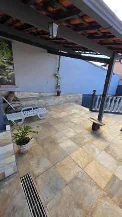 Imagem Casa com 2 quartos, sendo 1 suíte - Jardim Leblon