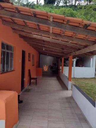 Imagem Chácara com 3 dormitórios à venda, 27000 m² por R$ 450.000,00 - Paiol Queimado - Camanducaia/MG