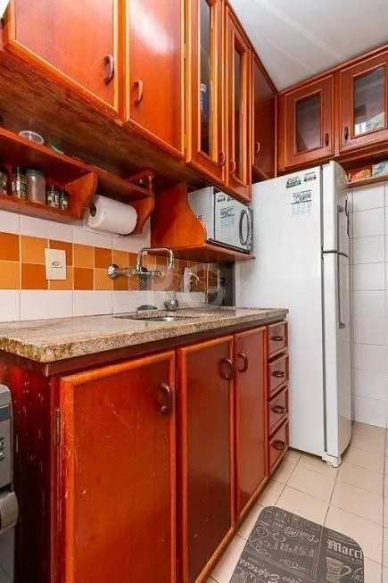 Imagem Apartamento para Venda - 43m², semi mobiliado, 1 dormitório, churrasqueira e 1 vaga de garagem no bairro Partenon