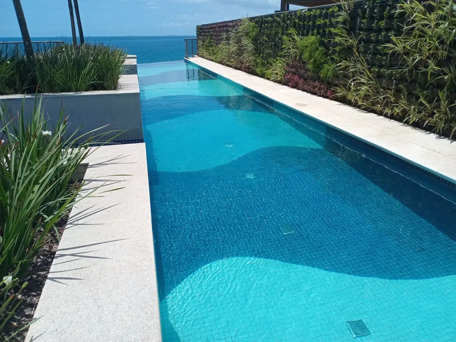 Foto do imóvel: Apartamento com 2 Quartos à Venda, 67 m² em Avenida Oceânica, nº 2516. Ondina, Salvador - BA
