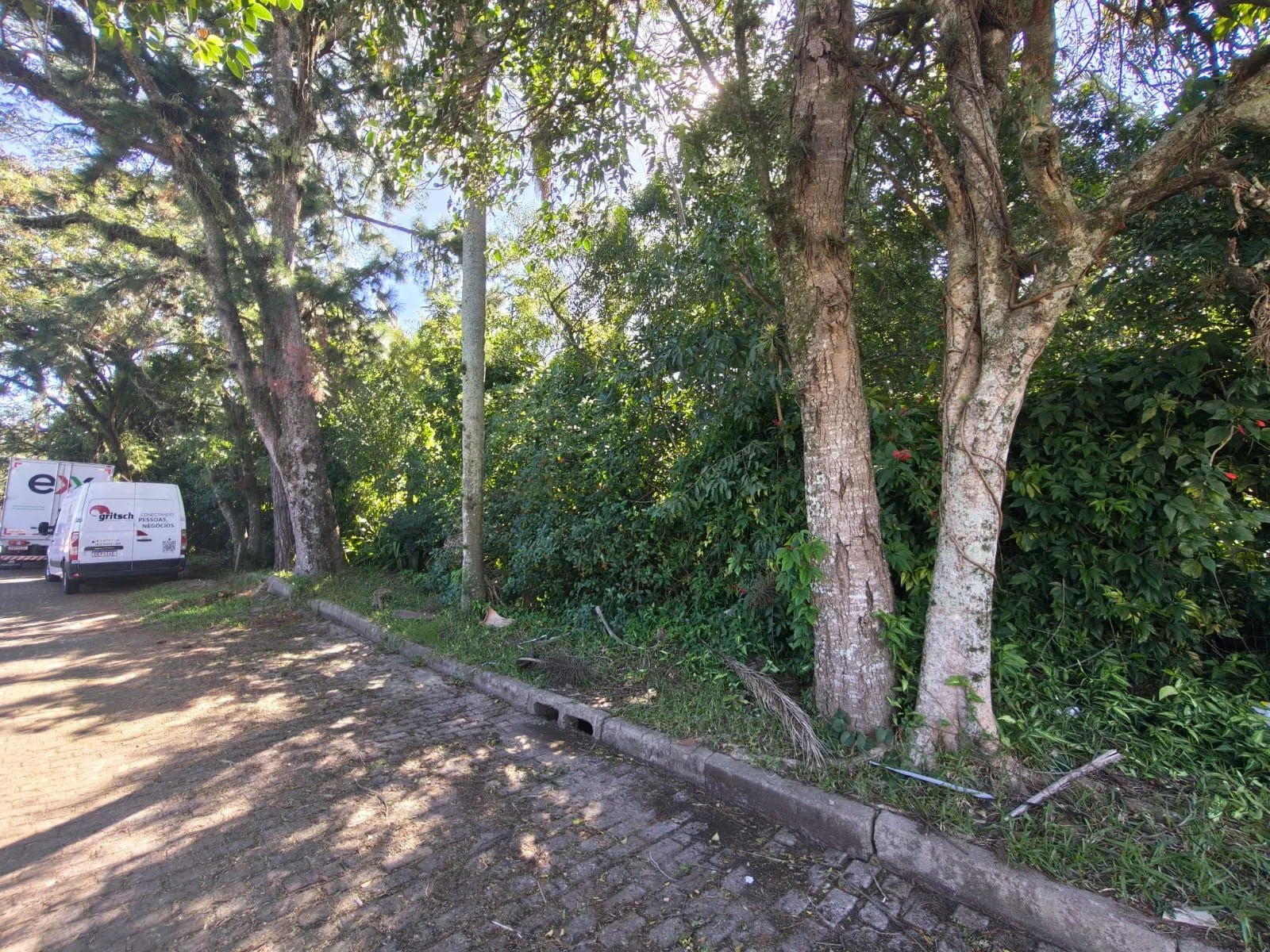 Imagem Terreno à venda medindo 45x25 próximo a Juca Batista, Zona Sul POA