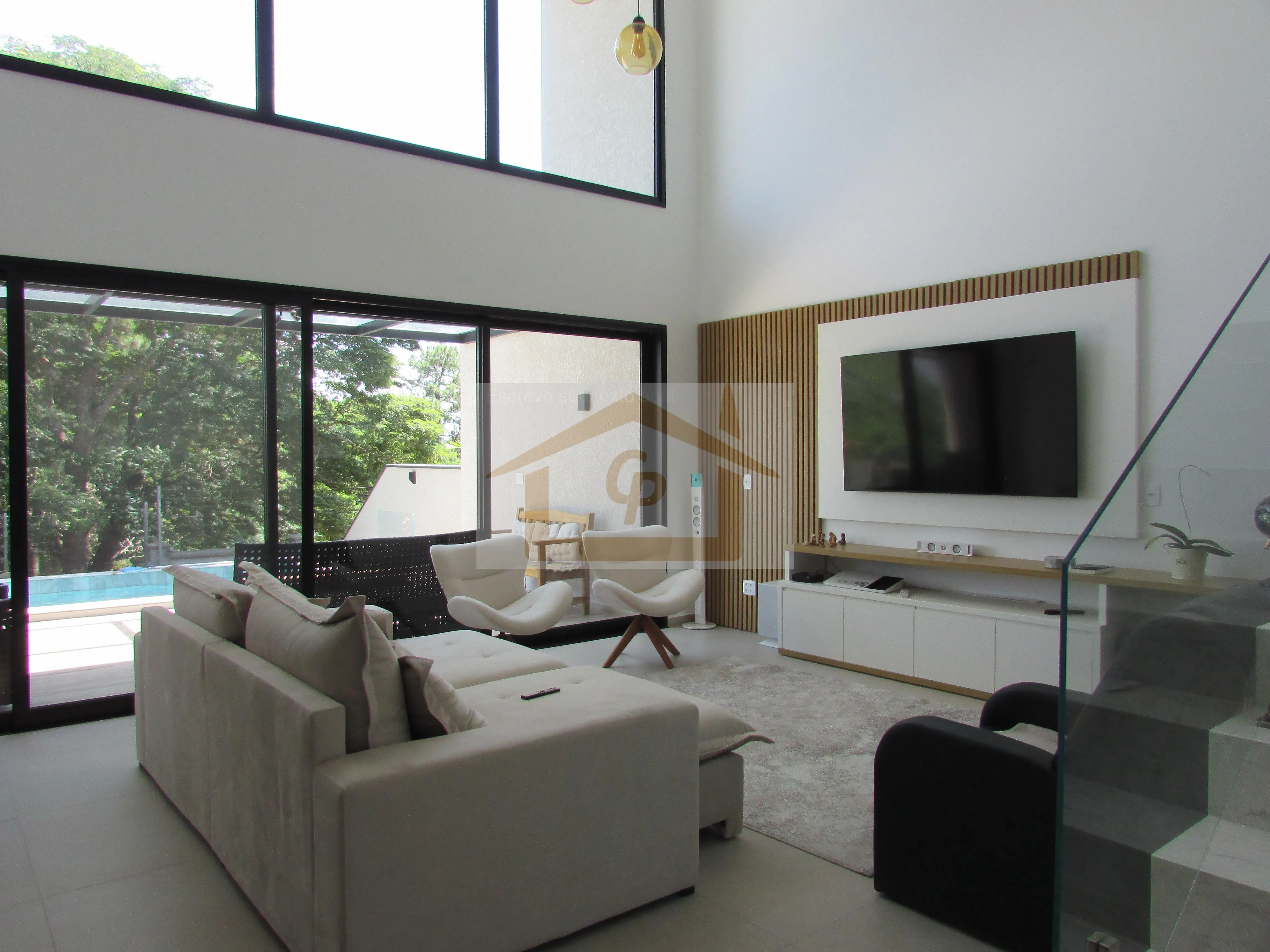 Imagem Casa Moderna e Clean - 4 dormitórios, 2 suítes, ampla e arejada * Granja Viana