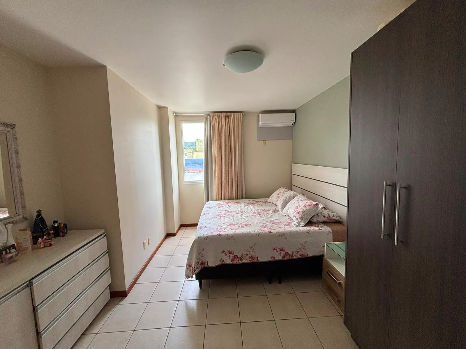 Imagem Apartamento com 2 Quartos à Venda, 75 m² em América - Joinville