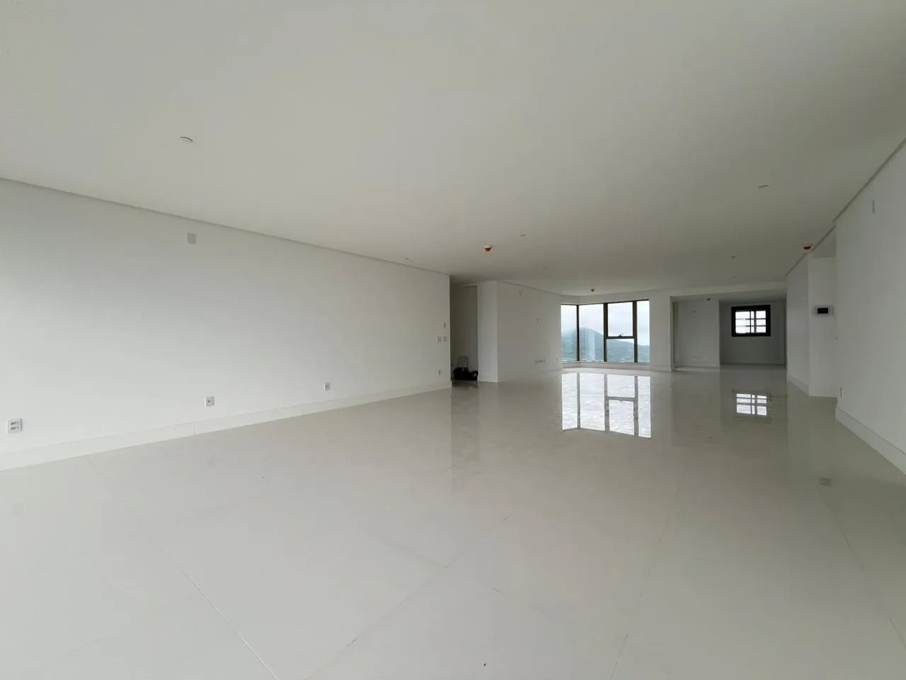 Imagem Apartamento com vista para o mar à venda com 530m2 por R$ 26.000.000,00