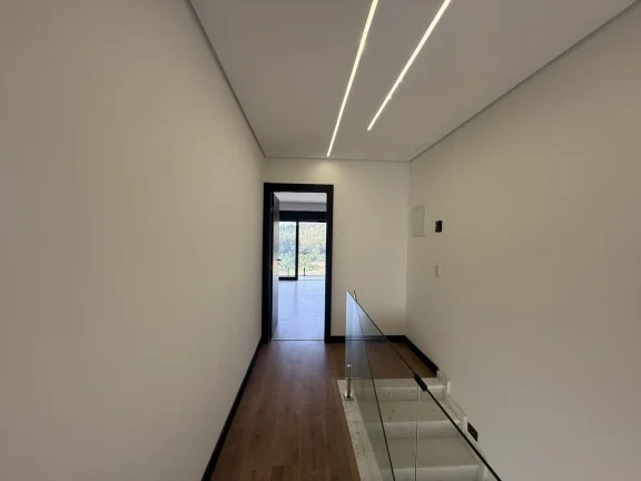 Imagem Linda Casa de 3 Suítes, Sauna, Piscina, Cascata Deslumbrante