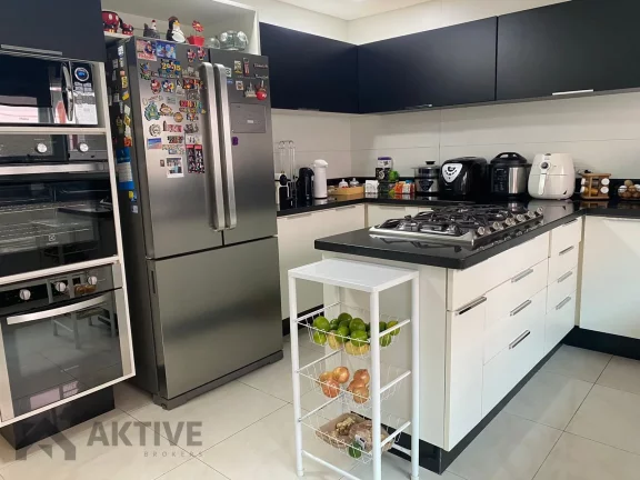 Imagem Casa de Condomínio em Alphaville - Santana de Parnaíba, SP
