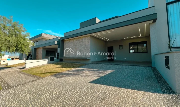 Imagem Casa térrea nova à venda com 3 quartos sendo 3 suítes, todas com armários planejados, ar condici...