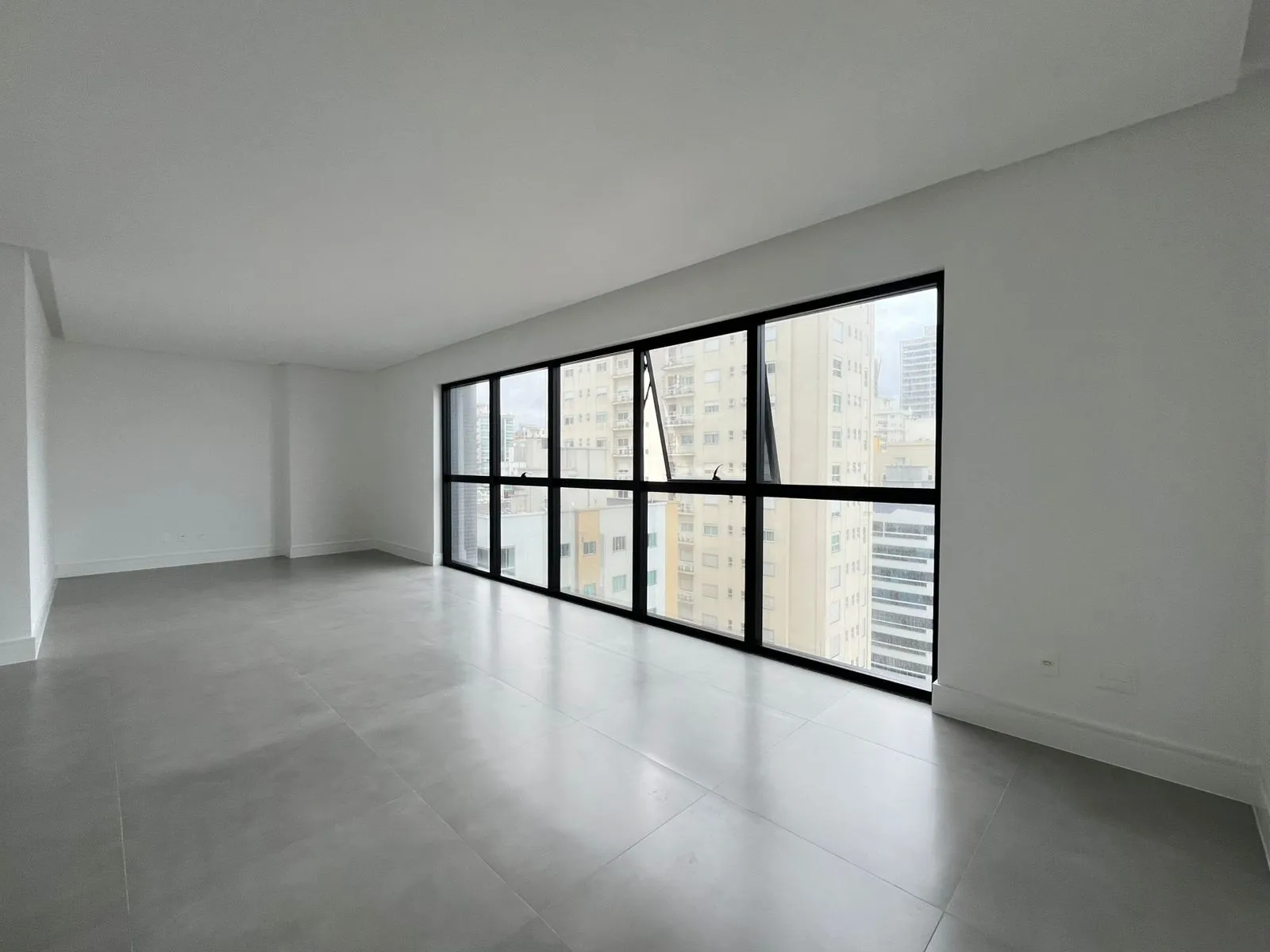 Imagem Apartamento com vista para o mar à venda com 207m2 por R$ 4.000.000,00