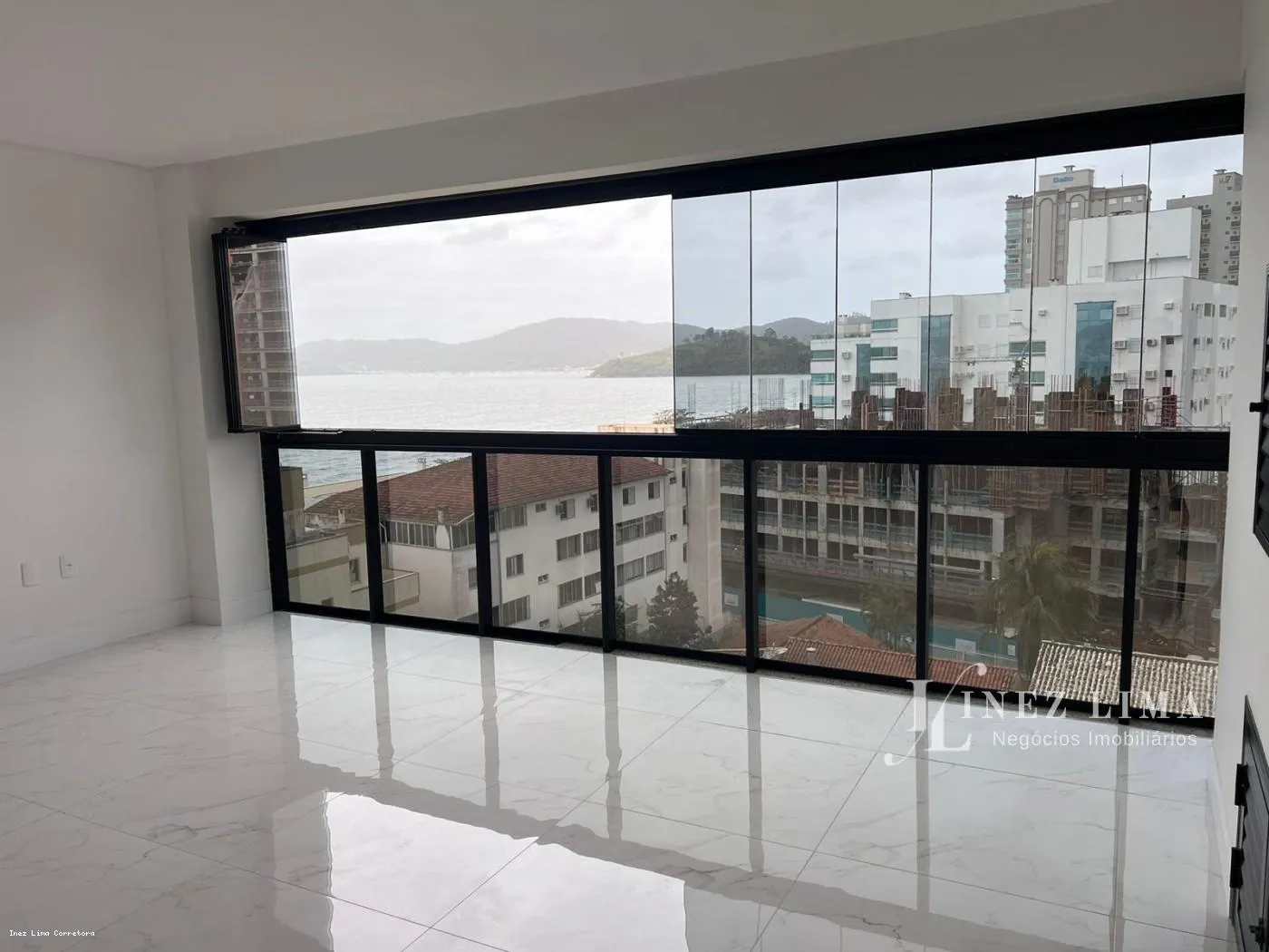 Imagem Apartamento para Venda, pereque, 3 dormitórios, 3 suítes, 4 banheiros, 2 vagas
