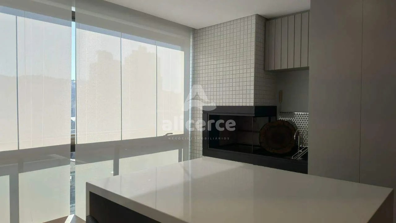 Imagem Apartamento à venda com 2 quartos 1 suíte, 81m² em Kobrasol São José