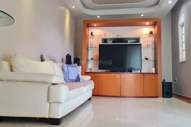 Imagem Casa Linear Reformada e mobiliada 2 Quartos à Venda - 109m²