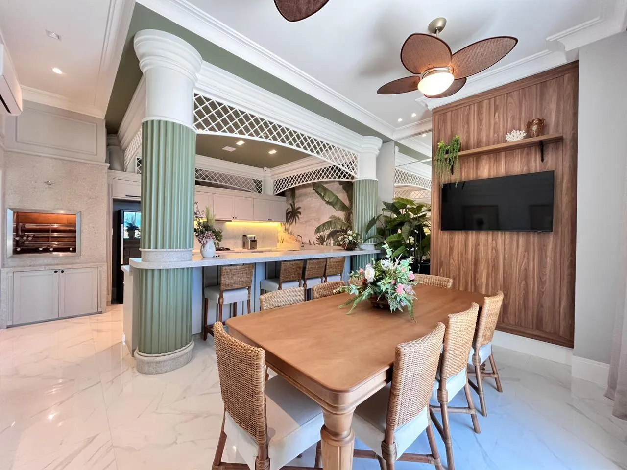 Imagem Apartamento com vista para o mar à venda com 142m2 por R$ 3.250.000,00