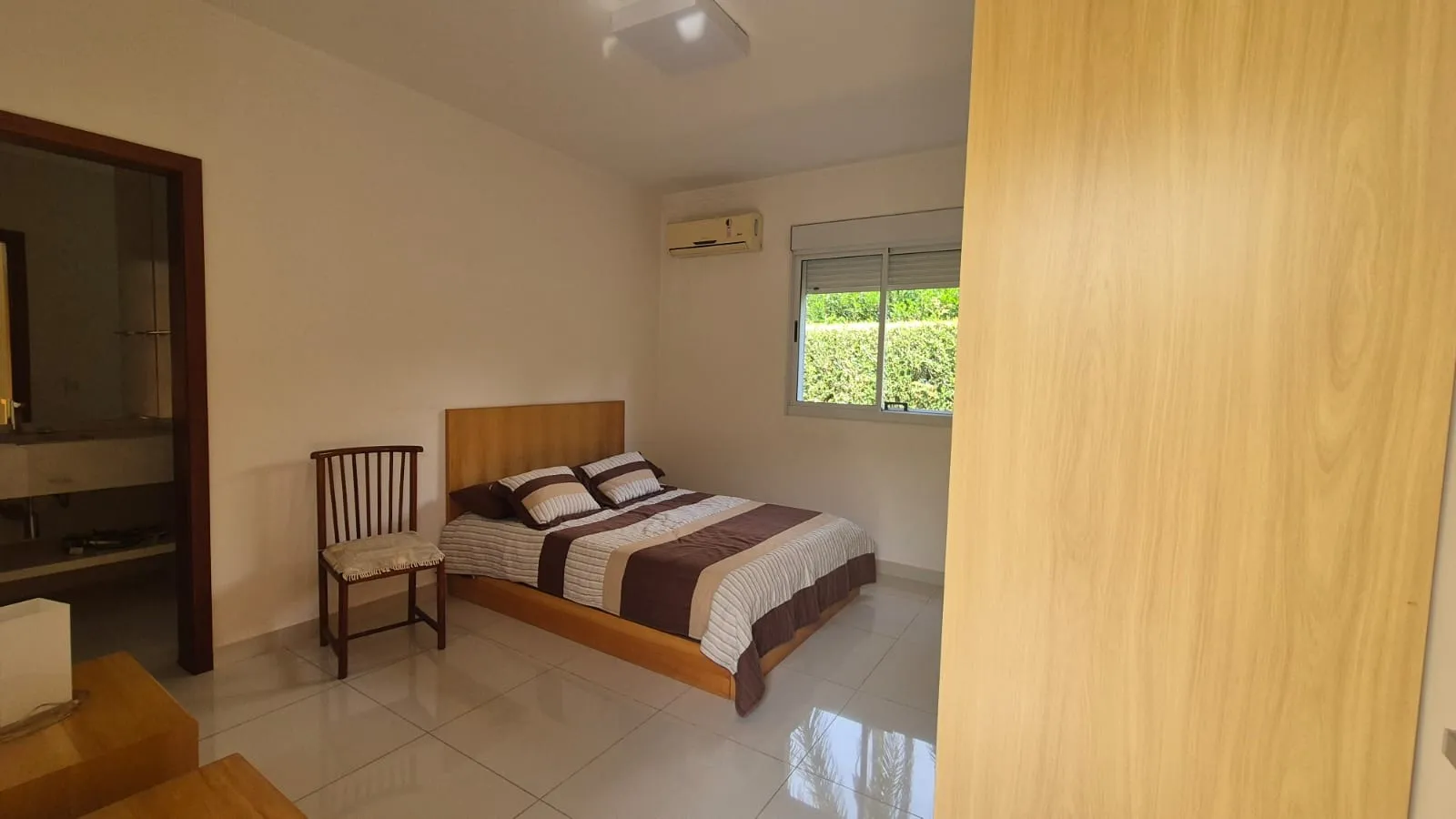 Imagem Casa de Condomínio com 3 Quartos e 4 banheiros à Venda, 448 m² por R$ 3.900.