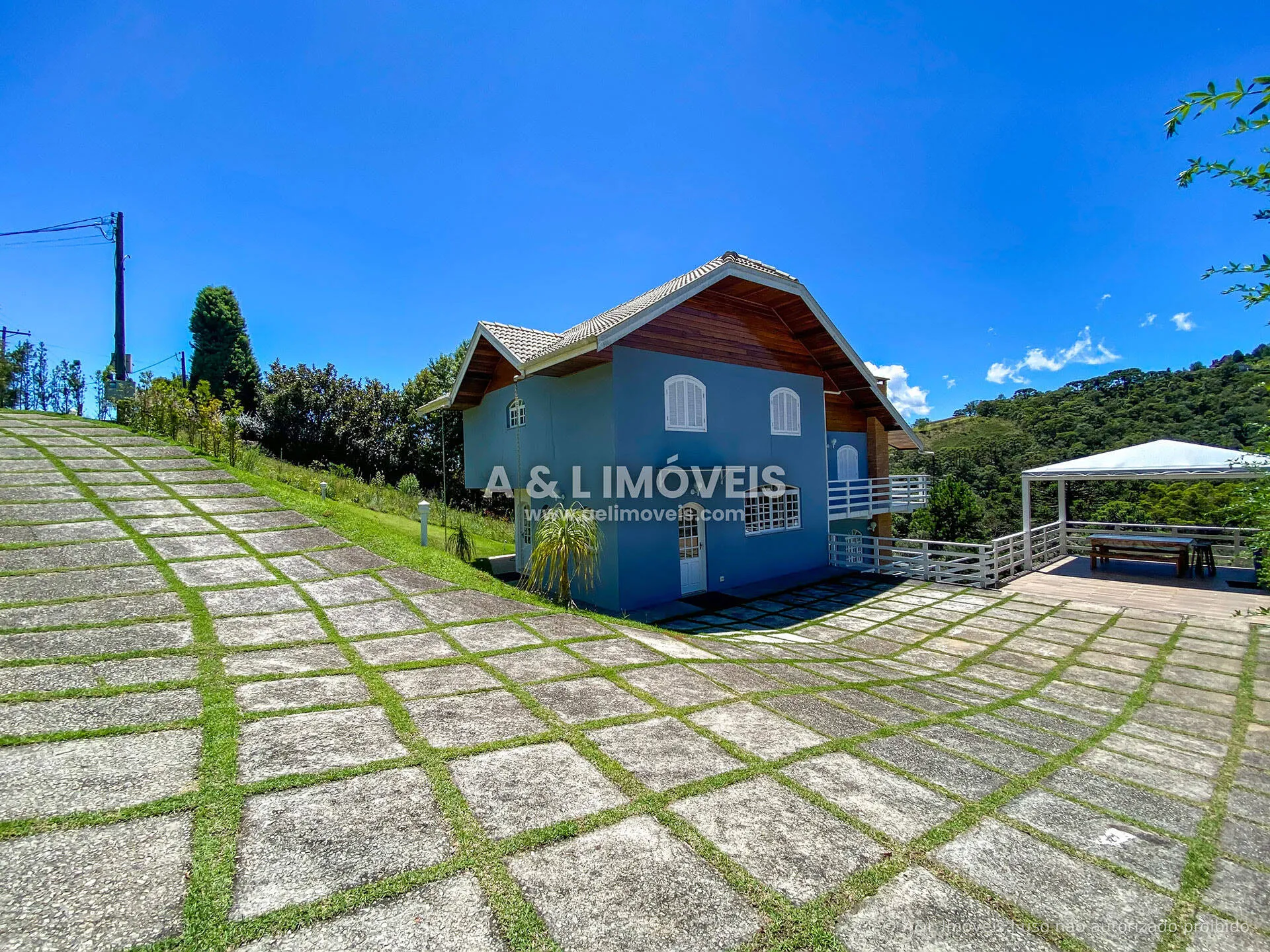 Foto do imóvel Casa no Condomínio Iporanga em Campos do Jordão, 5 dormitórios em Avenida Pedro Paulo