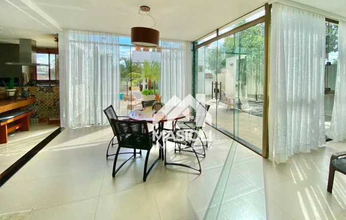 Imagem Exuberante casa no Jardins Veneza