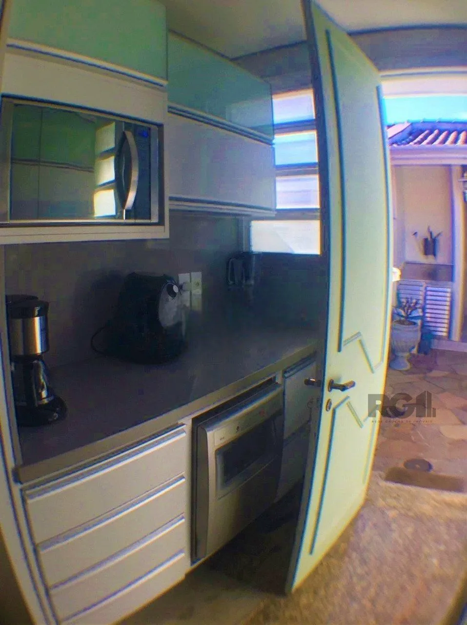 Imagem Casa com 3 dormitórios, localizada no bairro Jardim Itu em Porto Alegre/RS.