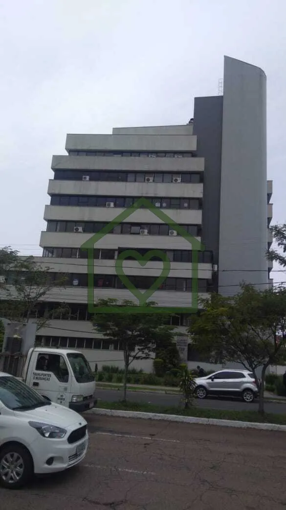 Salas comerciais unificadas frente Norte com 2 vagas de garagem (box 38 e 39), localizado ao lado do...