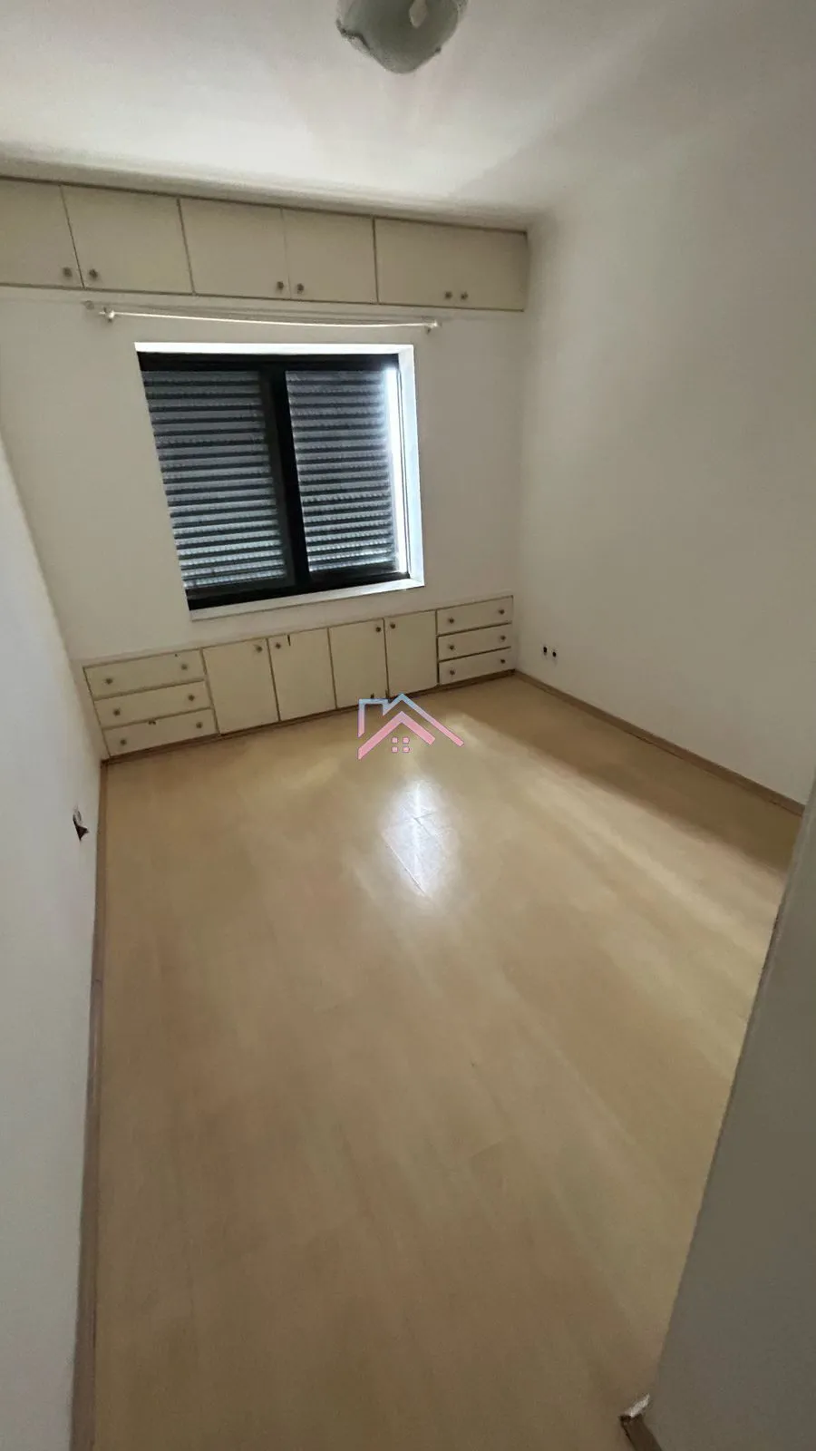 Imagem Apartamento à venda Edifício BBC - área útil 156 m2 com 3 dormitórios sendo 1 suíte / 2 vagas / Cent