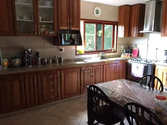 Imagem LINDA CASA A VENDA NO BAIRRO: BRAUNES - NOVA FRIBURGO RJ.