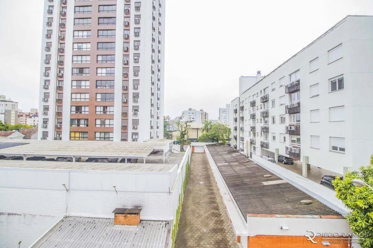 Imagem Apartamento para Venda - 96m², 3 dormitórios, 1 vaga - Menino Deus