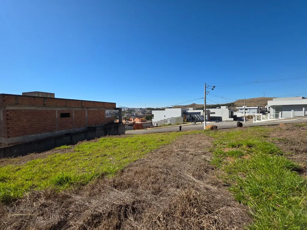 Imagem Terreno a venda em condomínio fechado bairro Centre Ville em Poços de Caldas