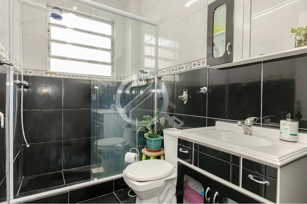 Imagem Descubra seu novo lar ao se encantar com este espaçoso apartamento de 81m², situado no coração d...