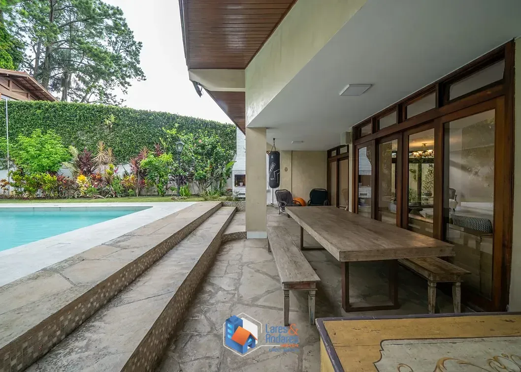 Imagem Casa para venda em Jardim Cordeiro com 4 quartos, sendo 4 suítes, 357m²
