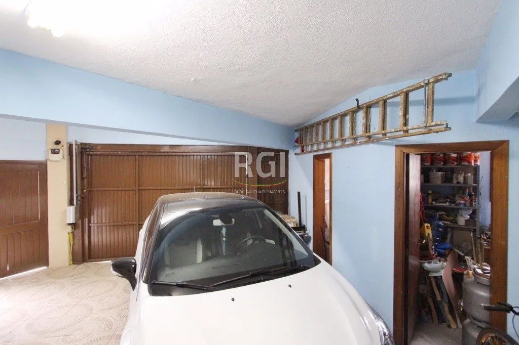 Imagem Casa para Venda - 259.5m², 4 dormitórios, sendo 1 suites, 3 vagas - Teresópolis