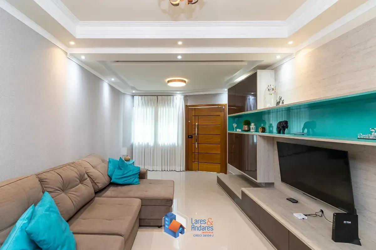 Imagem Sobrado para venda em Chácara Inglesa com 3 quartos, sendo 1 suíte, 364m²
