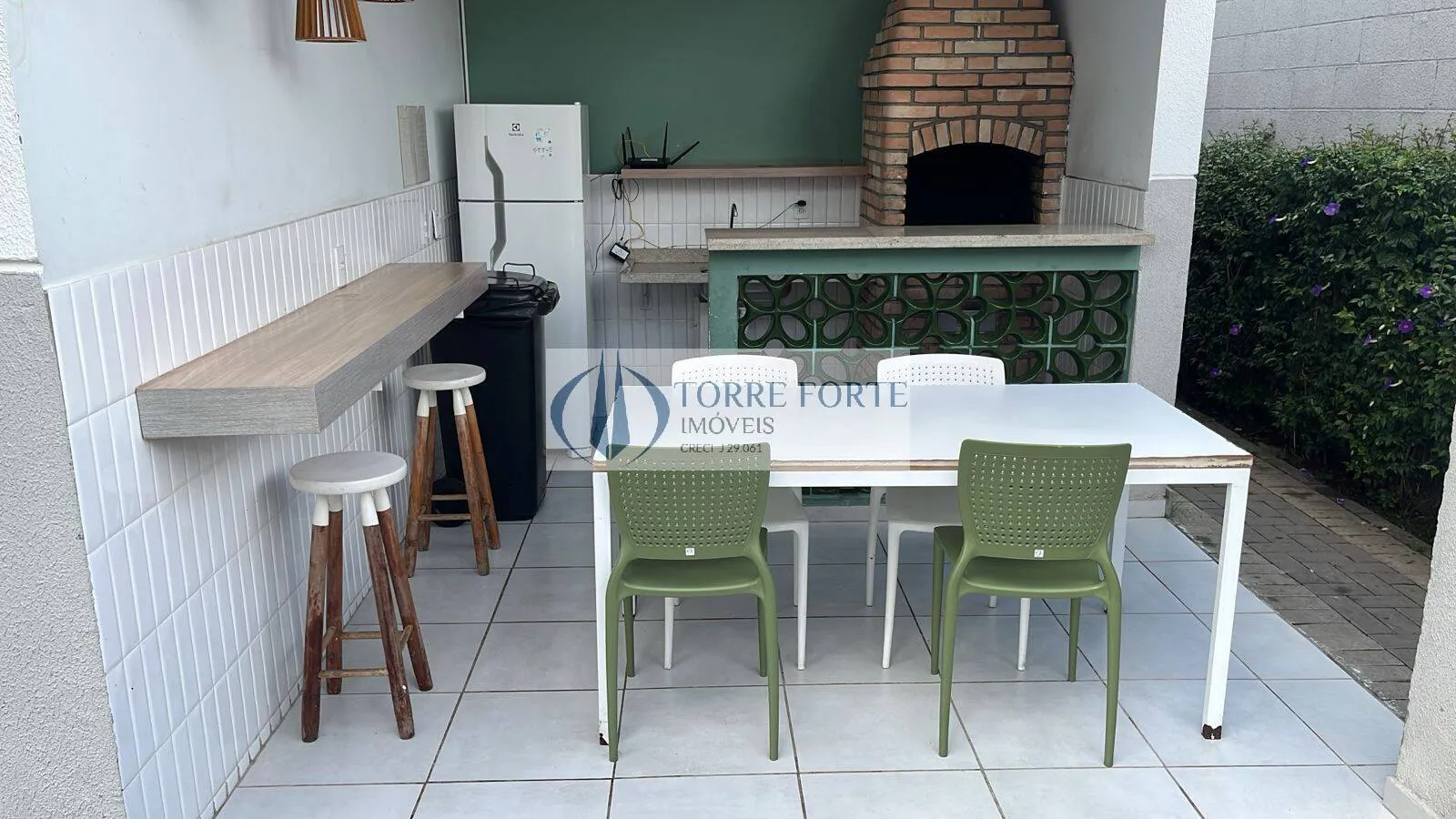 Imagem Lindo Apartamento novo com 2 Dormitórios