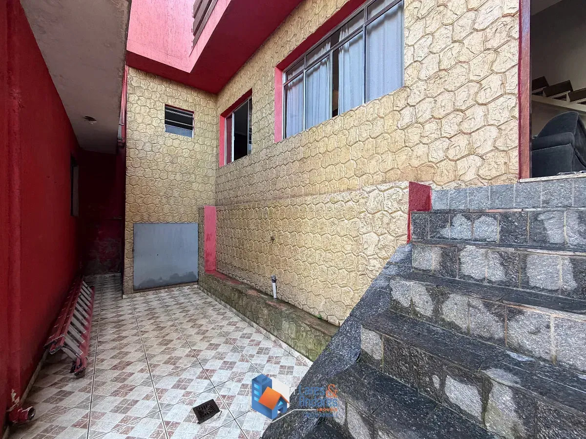 Imagem Sobrado para venda em Vila Itaberaba com 5 quartos, sendo 1 suíte, 220m²