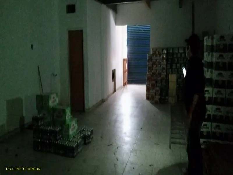 Imagem Galpão para Locação em NOVA IGUAÇU, Centro, 1 banheiro, 10 vagas
