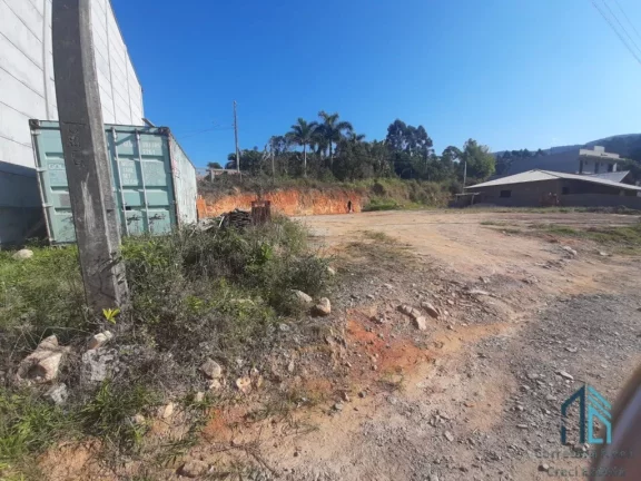 Imagem Terreno ótima localização, 611 m², ideal para galpões + aptos para alugar (kitinets) em Palhoça SC
