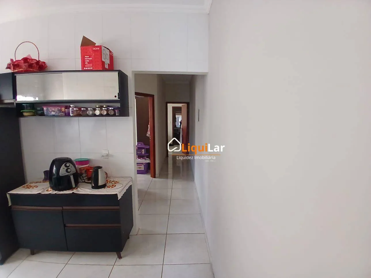Imagem Casa à Venda Próxima à Avenida Lúdio Martins Coelho com Suíte, Energia Fotovoltaica e Acabamento de Primeira