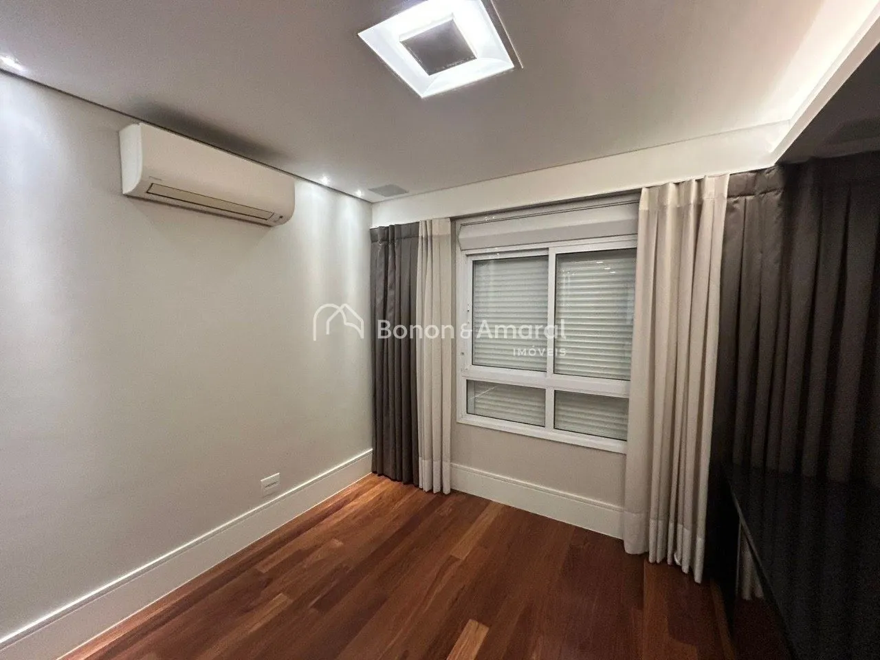 Imagem Alto Padrão no Cambuí - 2 Suítes, Varanda Gourmet, Andar Alto e Vista Privilegiada
