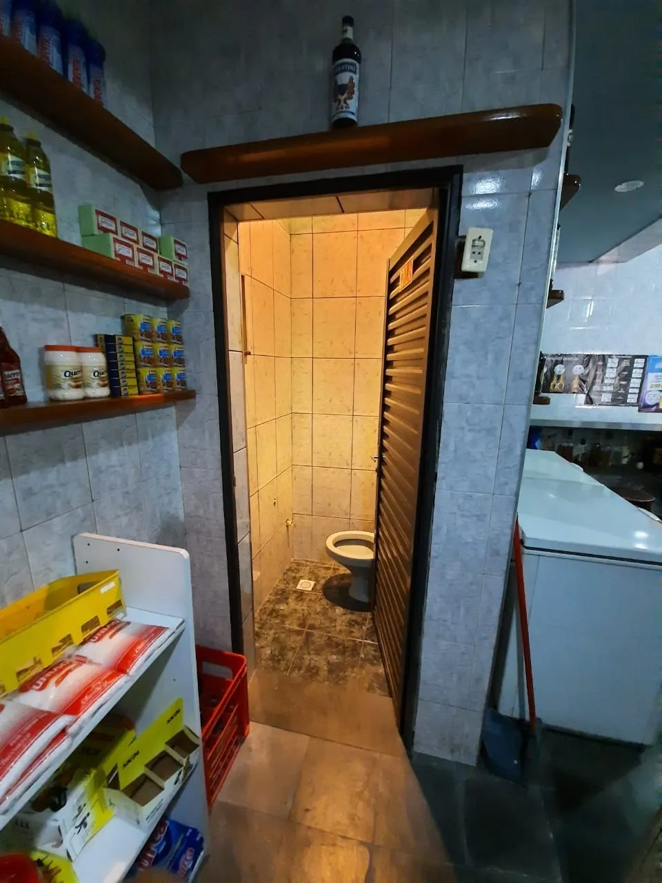 Imagem Comercial à venda 3 Quartos, 1 Suite, 1 Vaga, 245M², Vila Rica, Pindamonhangaba - SP