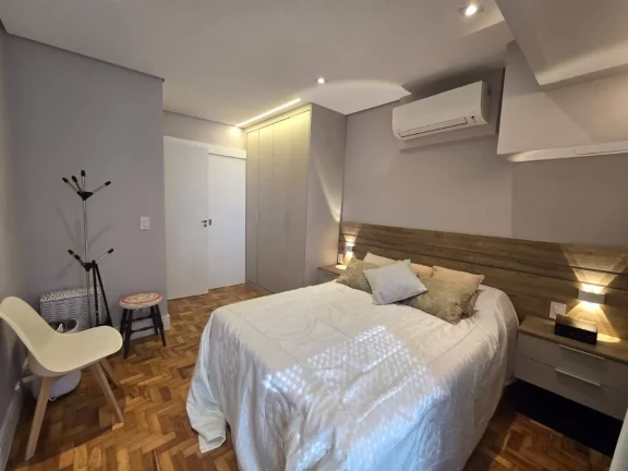 Imagem Apartamento em frente a Praia do Embaré, reformado, Varanda Vista Mar!!