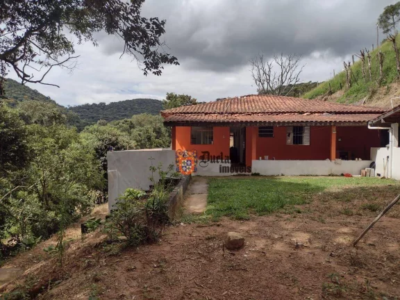 Imagem Chácara com 3 dormitórios à venda, 27000 m² por R$ 450.000,00 - Paiol Queimado - Camanducaia/MG