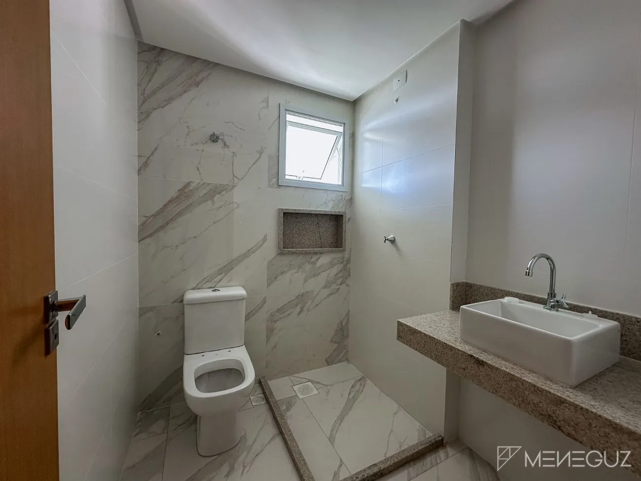 Imagem Apartamento de Luxo Novo no Centro de Guarapari - 3 Quartos com Suíte e Lazer Completo!