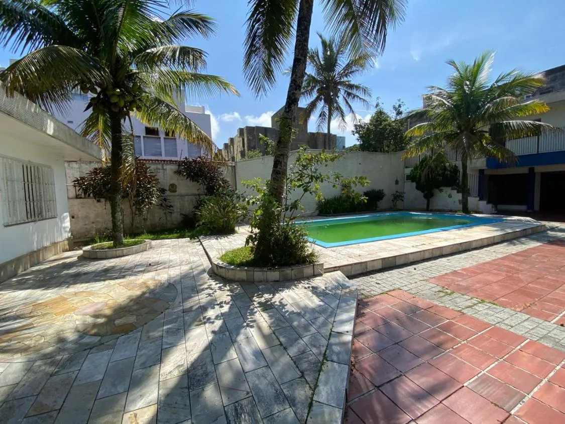Imagem LINDA CASA A VENDA COM PISCINA FRENTE MAR NA BOCA DA BARRA