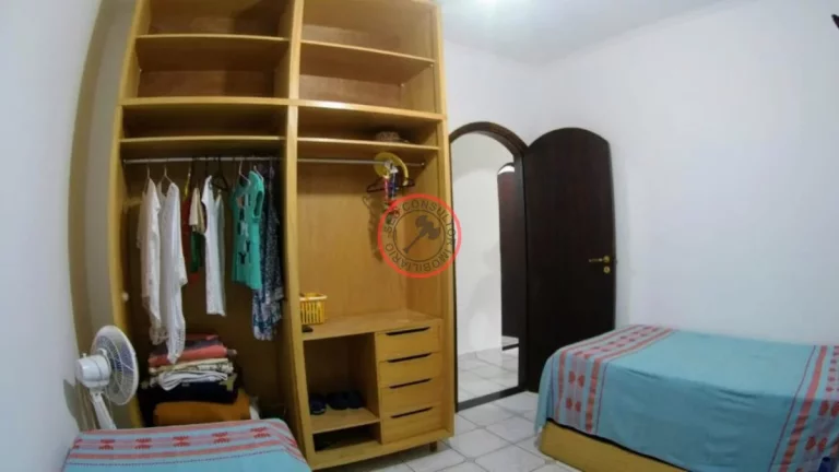Imagem CASA COM TERRENO DE 1.356 METROS A VENDA, NA PRINCIPAL AVENIDA DE BOISSUCANGA.