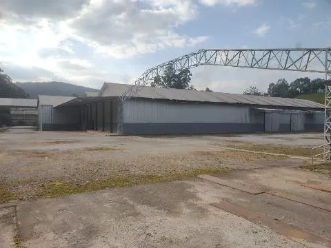 Imagem VENDA E LOCAÇÃO DE GALPÃO INDUSTRIAL EM GUARULHOS/SP, EXCELENTE OPORTUNIDADE com área total de 4.700m² e área construída de 3.500m². CONSULTE-NOS.