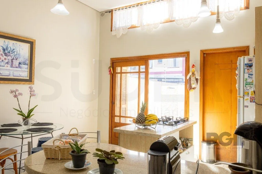 Imagem Casa para Venda 3 dormitórios no Partenon