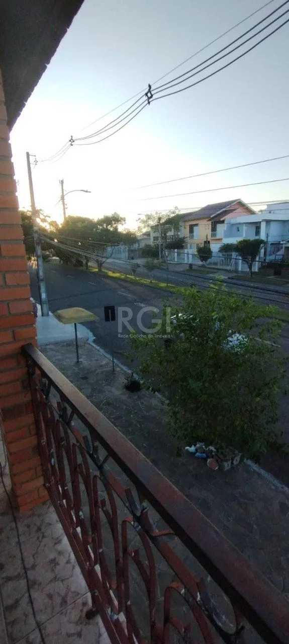 Imagem Casa de 4 dormitórios no bairro Parque Santa Fé