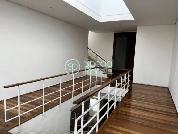 Imagem Casa com 850m² de área construída num terreno de 1.125m², Com projeto arquitetônico de João Ar...