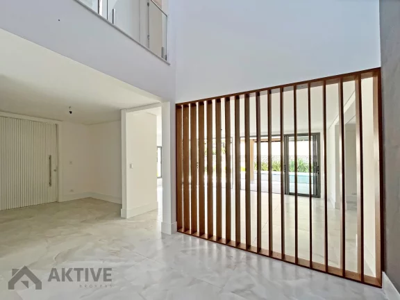 Imagem Casa de Condomínio em Alphaville - Barueri, SP