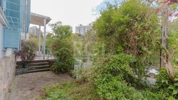 Imagem Casa de 3 dormitórios, 2 vagas - Petrópolis
