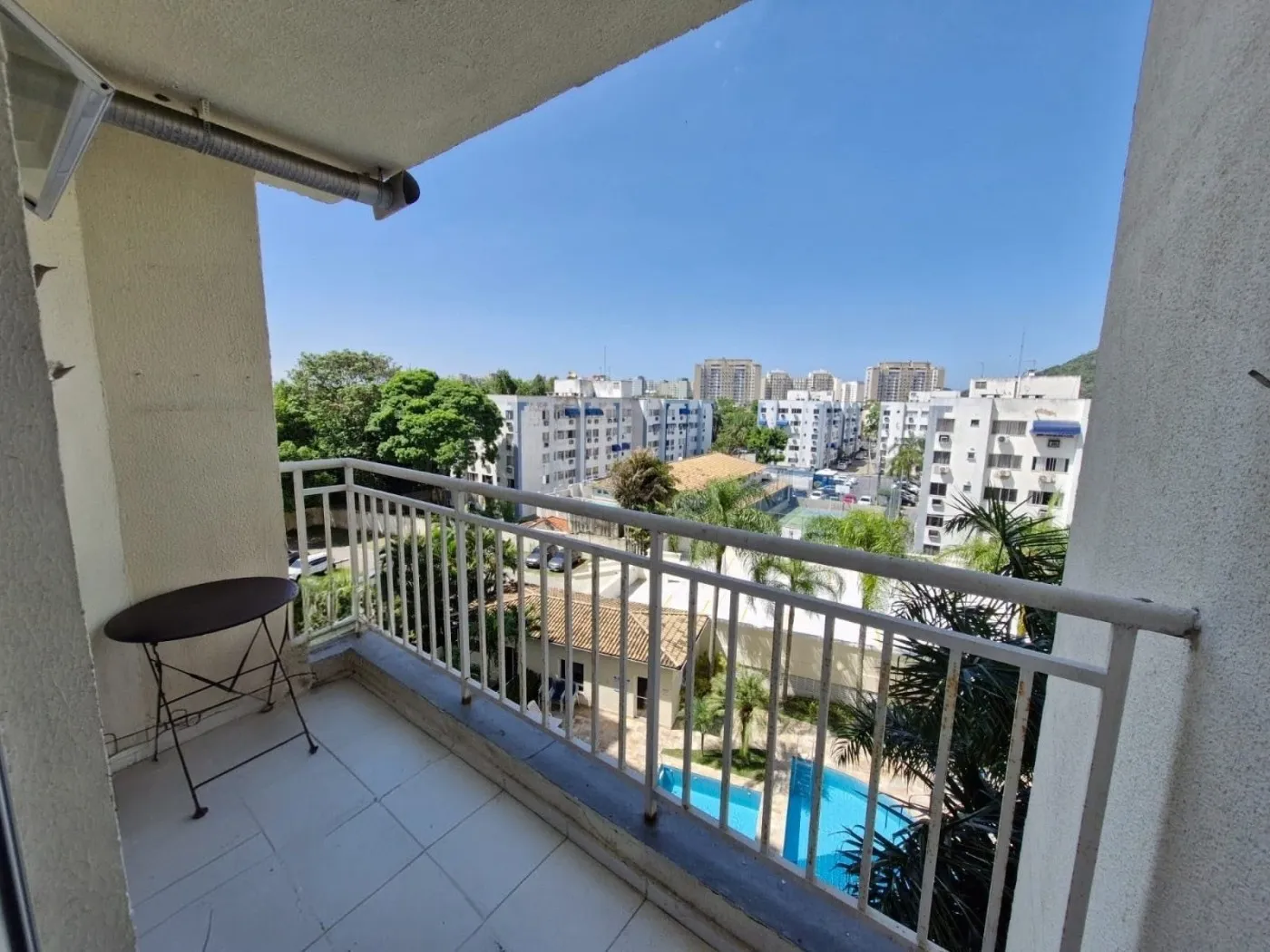 Imagem Apartamento para Venda em Rio de Janeiro, Jacarepaguá, 2 dormitórios, 1 banheiro, 1 vaga