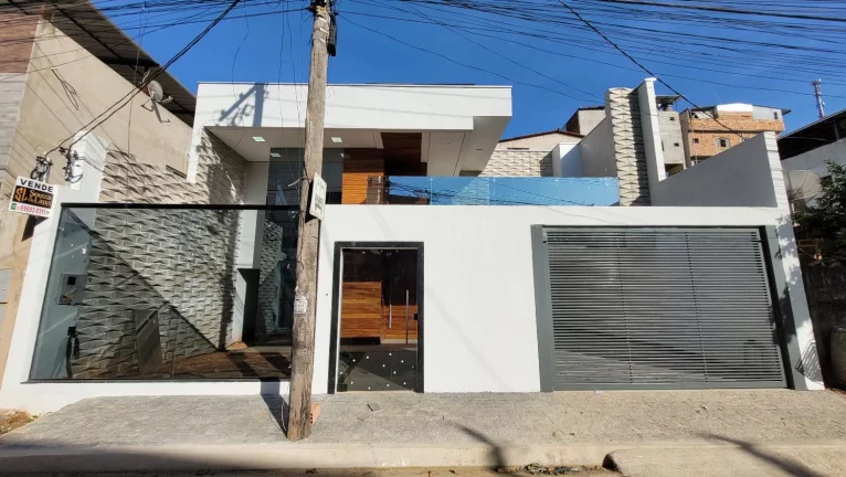 Foto do imóvel Casa duplex com área gourmet no bairro Tiradentes. em Rua Mantena