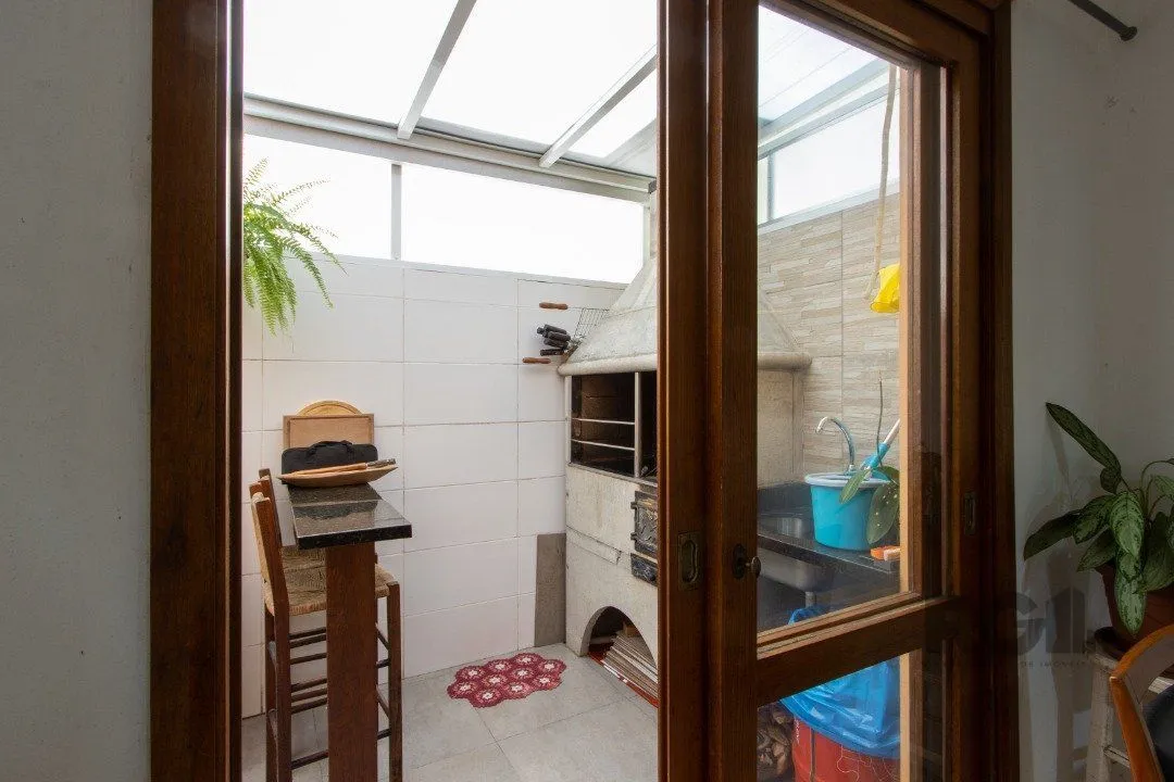 Imagem Excelente oportunidade de casa à venda em condomínio fechado no Reserva Guarujá, localizado na Avenida da Serraria em Porto Alegre.